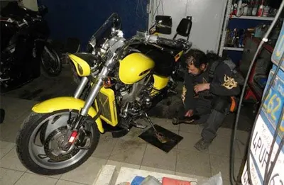 Serwis samochodowo-motocyklowy - Stajnia Mustangów